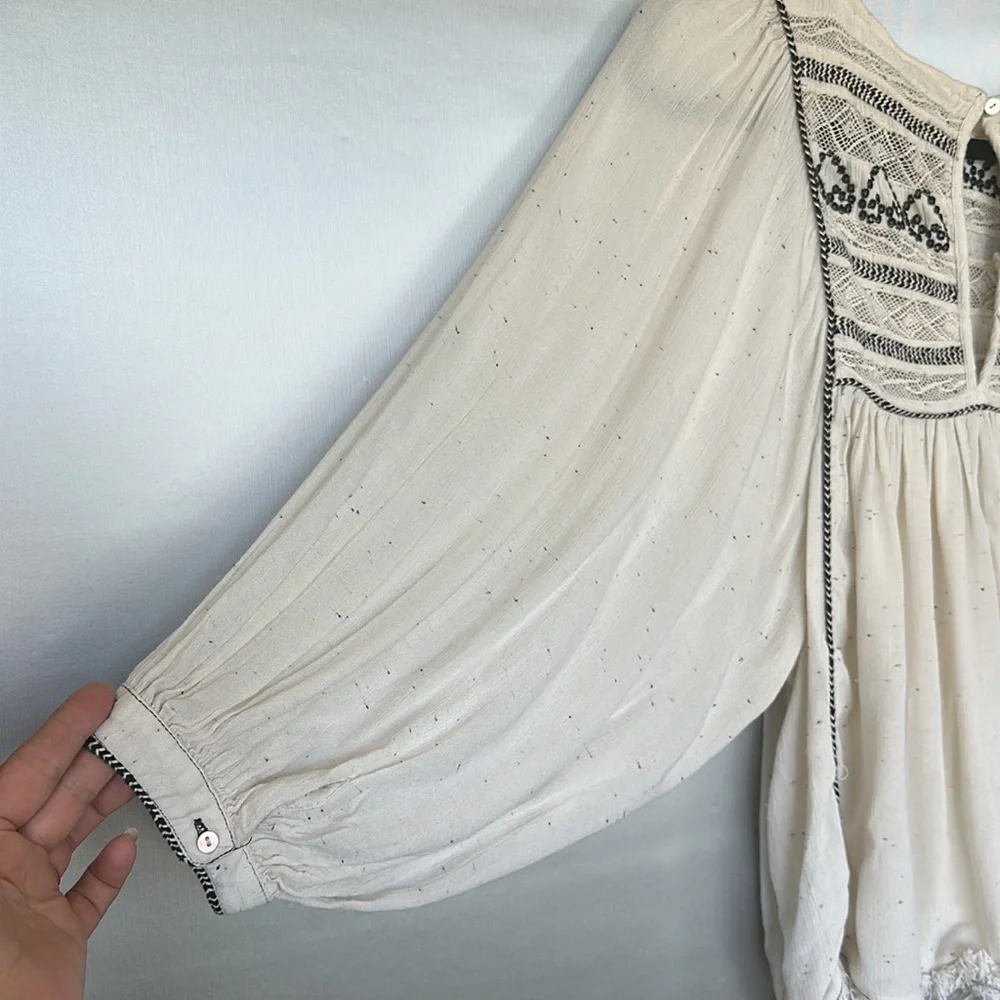 Free People Cream Boho Peasant Blouse 3/4 Sleeves Embroidered Size M Oversized - Picture 6 of 10
